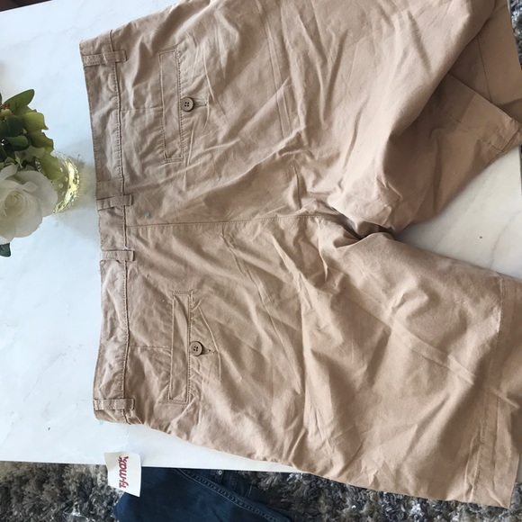 Shorts - Picture 2 of 13